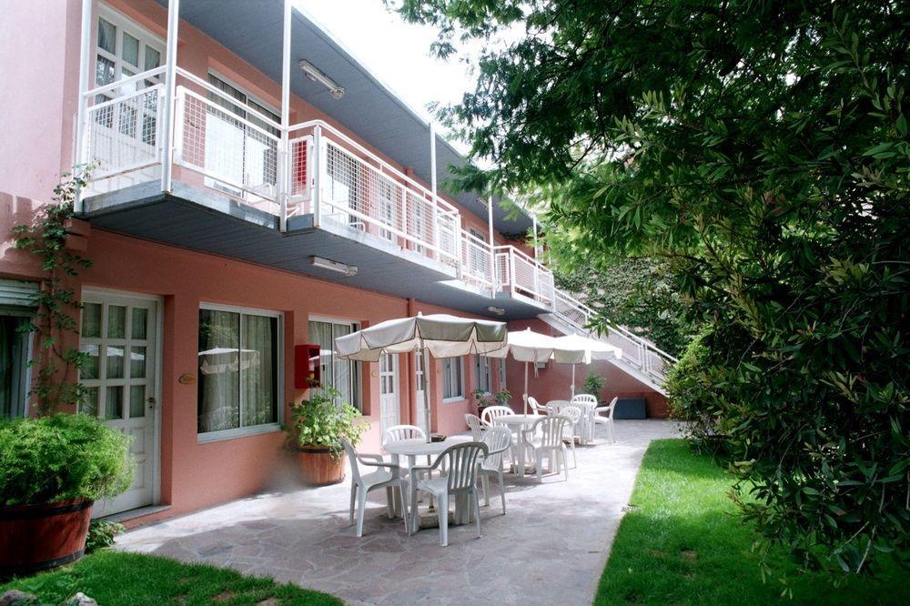 Las Bardas Hotel Puerto Madryn Exterior photo